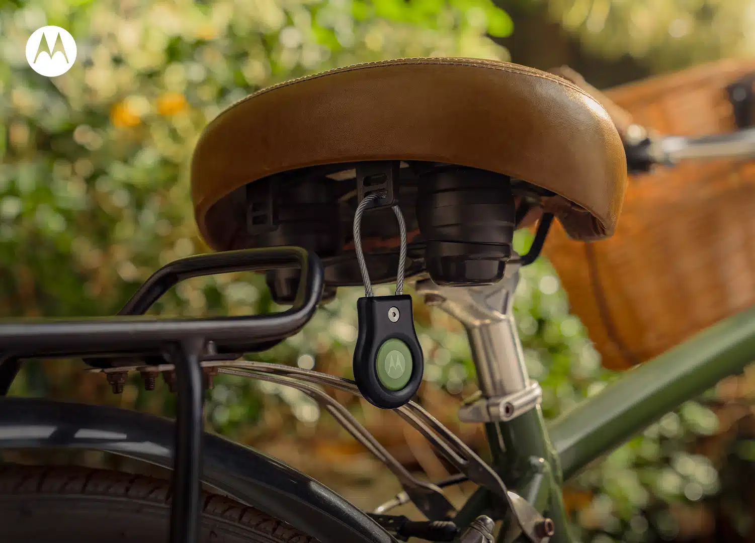 Vind met moto tag op afstand je spullen en maak foto’s