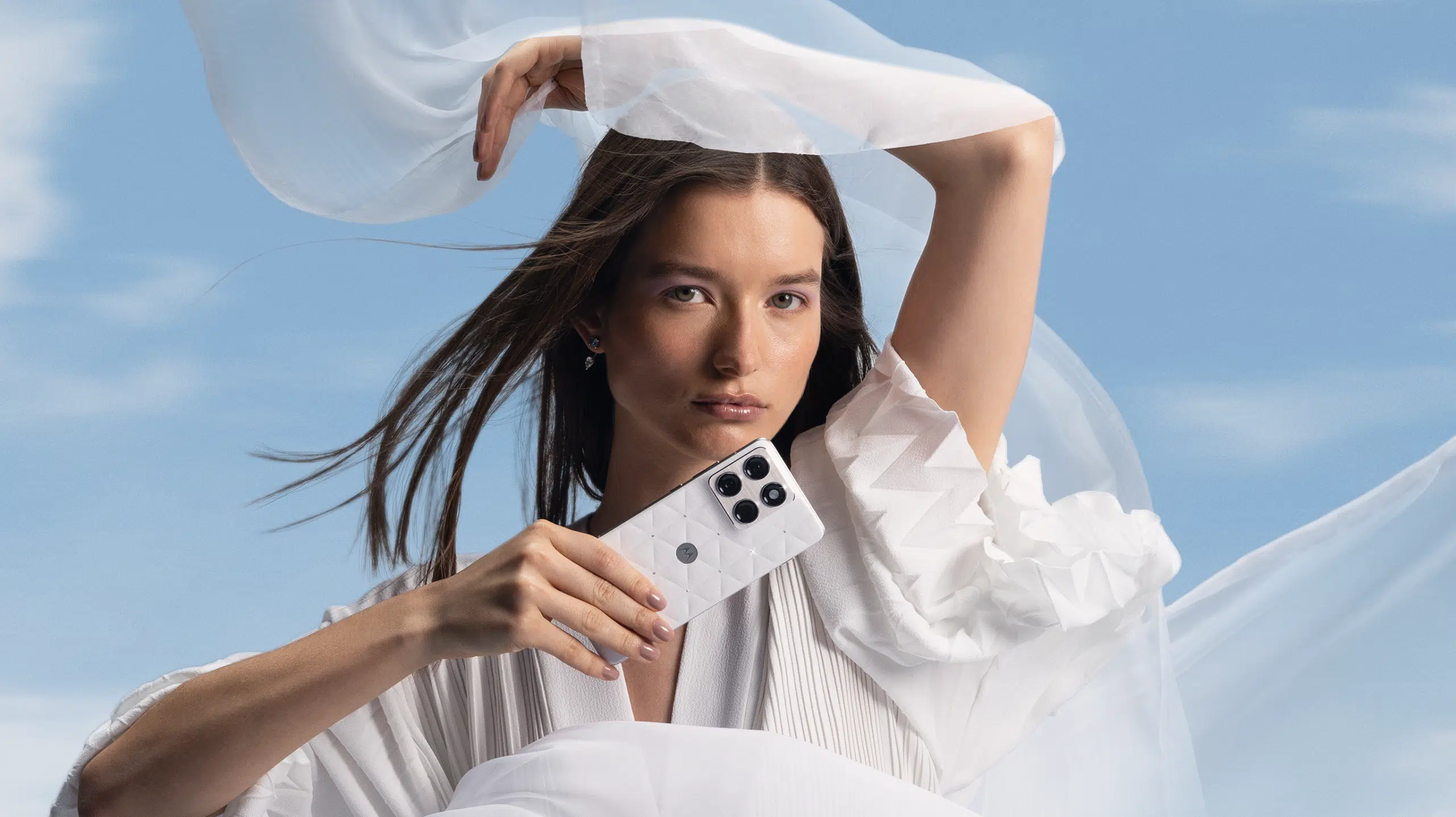 Pantone Cloud Dancer